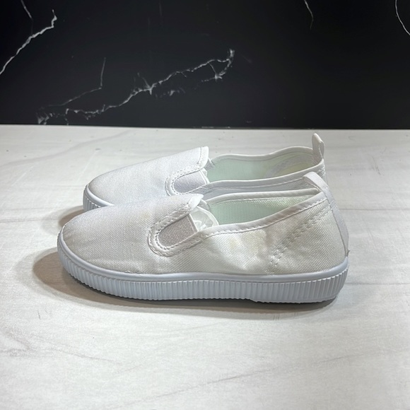 Unbranded Kid’s Slip-On Sneakers White sz 8.5 - Picture 2 of 7